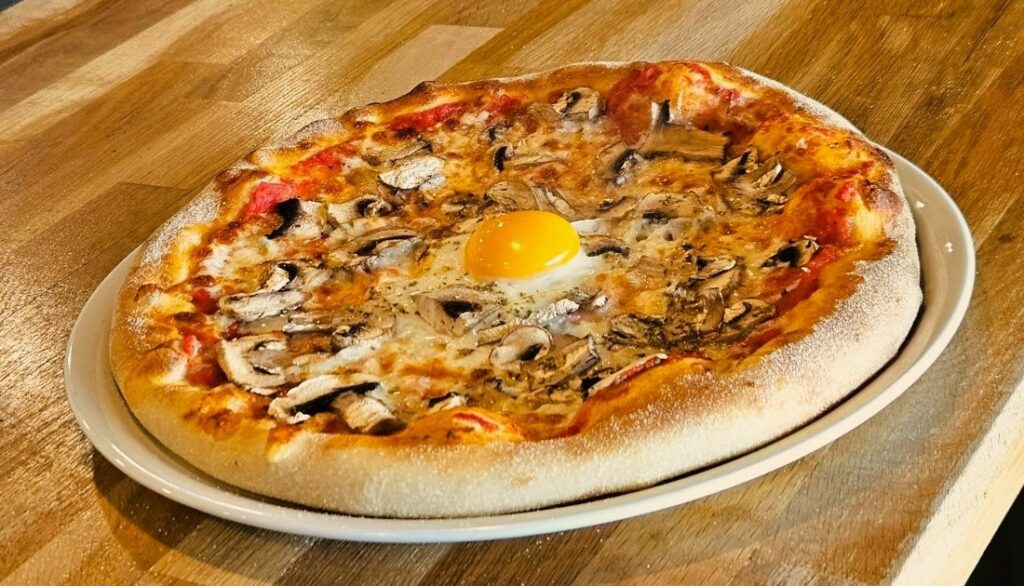 Pizza Fermière du restaurant Munch Lab (Pizza, Burger, Vin, Bière, Afterwork) près du Futuroscope à Chasseneuil-du-Poitou